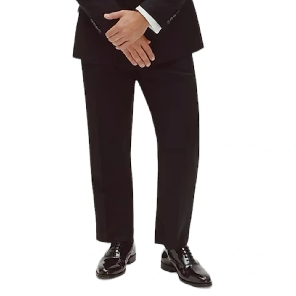 J.Crew Ludlow tuxedo oxfords in patent leather, color is black, size 8 1/2